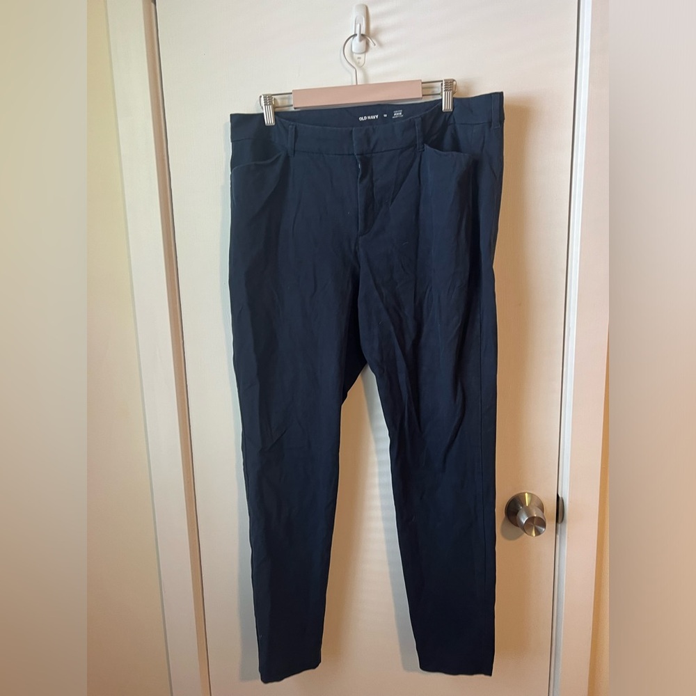 Old Navy High Rise Pixie Never Fade Slacks